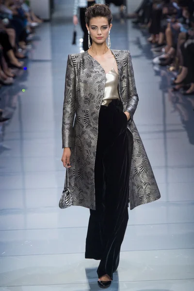 Look 12